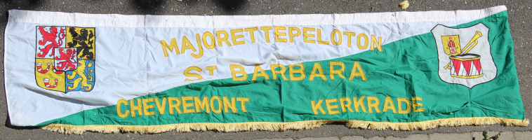 Drumband/Klaroenkorps/Showband St. Barbara Chevremont 1972 (±) - Voorzijde