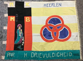 Ned. Kath. Mijnwerkersbond H. Drievuldigheid Heerlen 1958 - Voorzijde thumbnail